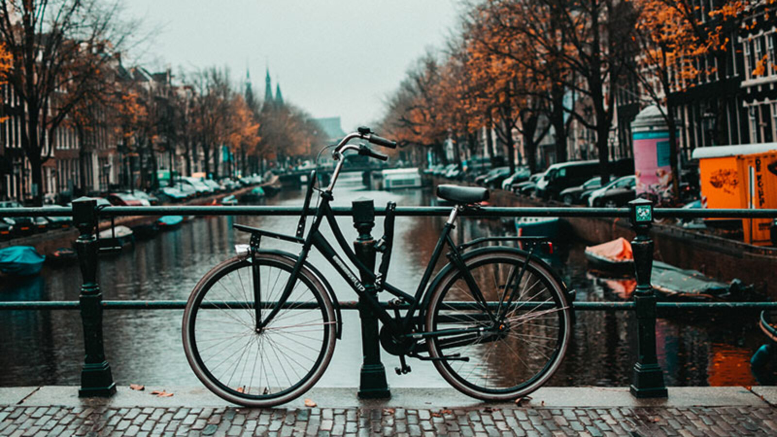 Amsterdam bicikli Bicikl pored amsterdamskih kanala