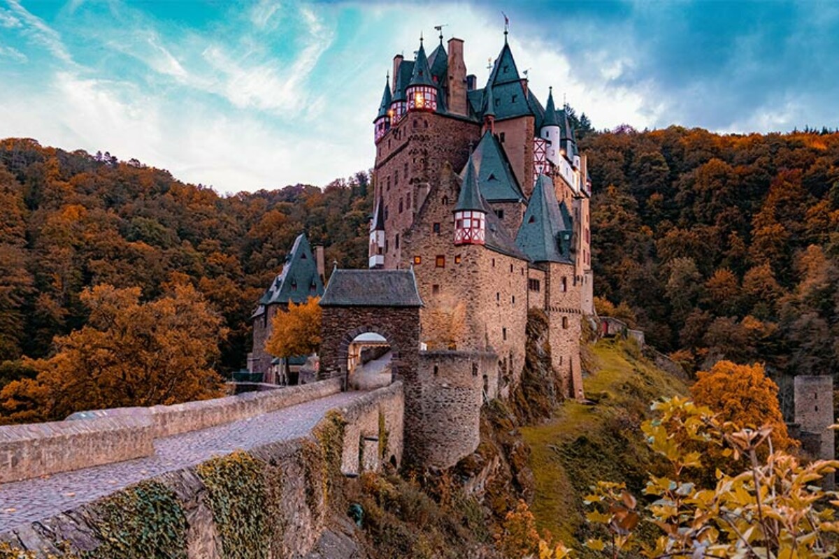 Najposjećeniji dvorci u Europi: Mjesta bogate kulture i burnih povijesnih priča