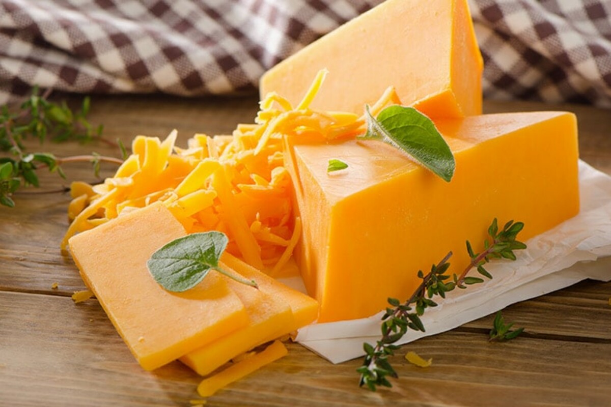 Cheddar sir: zanimljivosti o slavnom siru čija povijest seže u 14. stoljeće