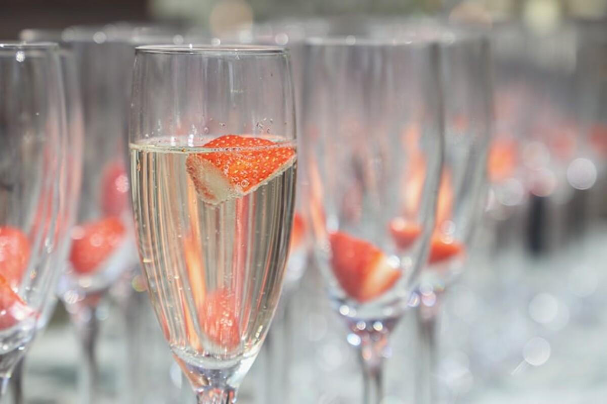 Što je bolje od pjenušca? Pjenušac uz jagode! Zadnji vikend u svibnju u plešivičkim vinarijama održava se sjajna manifestacija