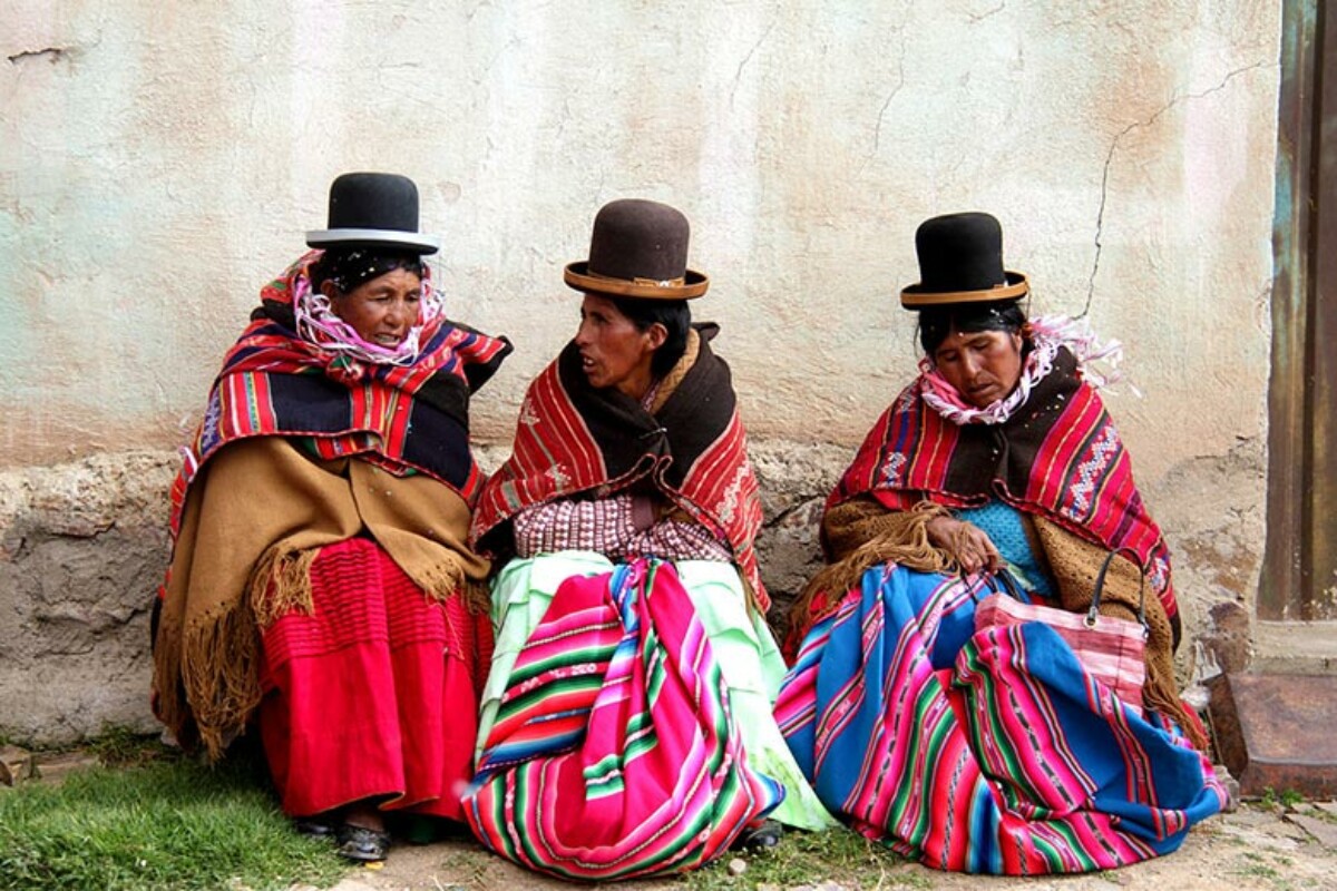 Cholita, žene u Boliviji koje u narodnom nošnjama osvajaju najviše vrhove