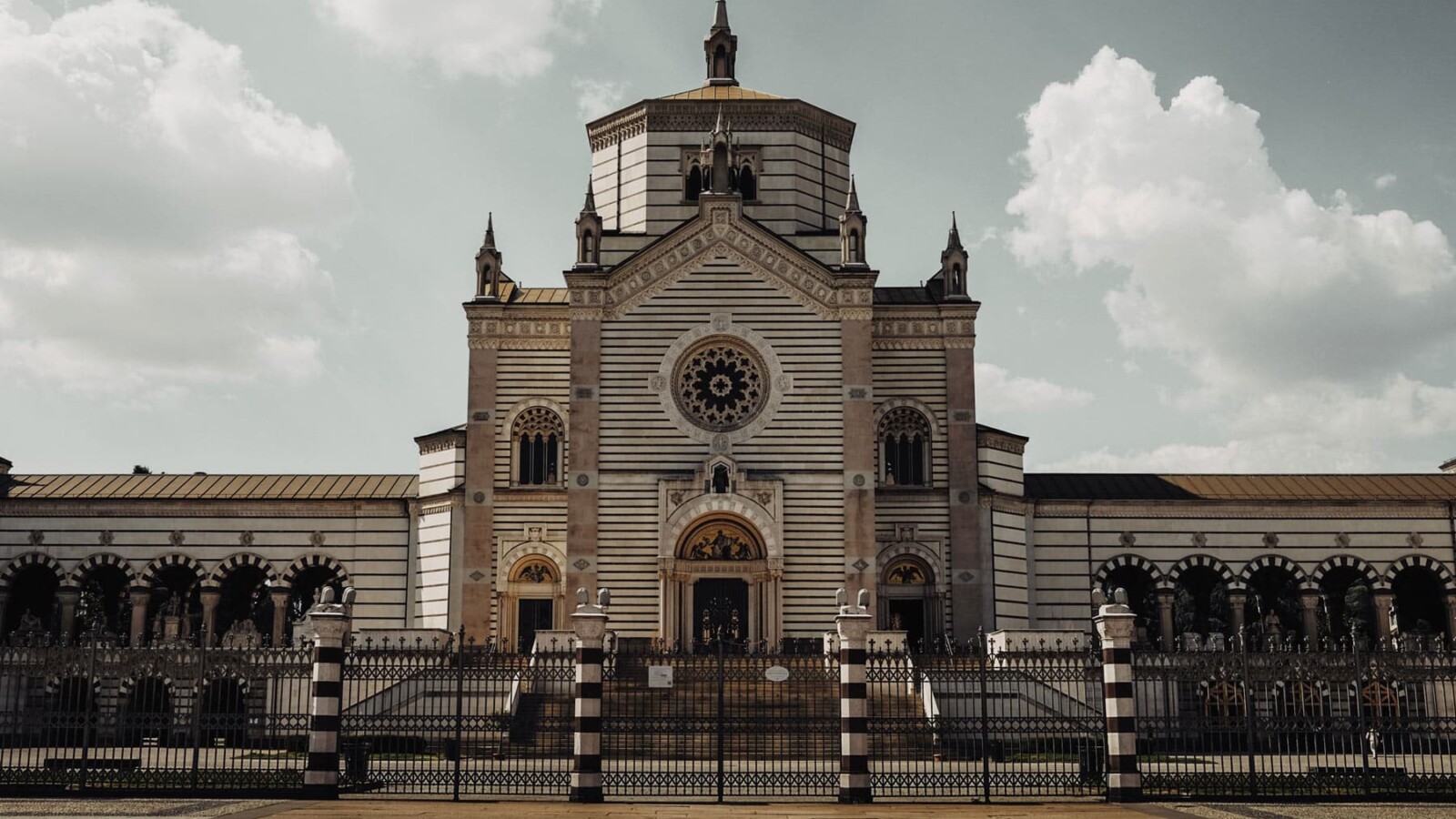 milano-groblje-ulazna-zgrada