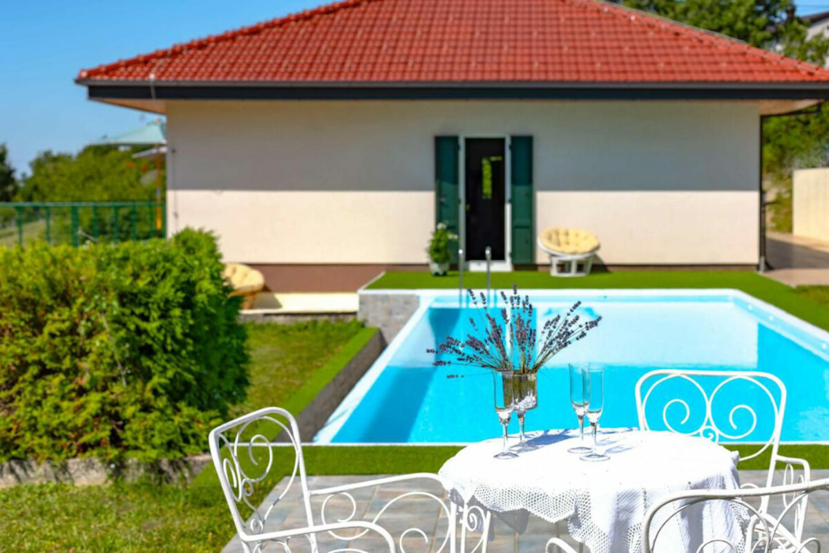 kuce-za-odmor-jaska-plesivica
