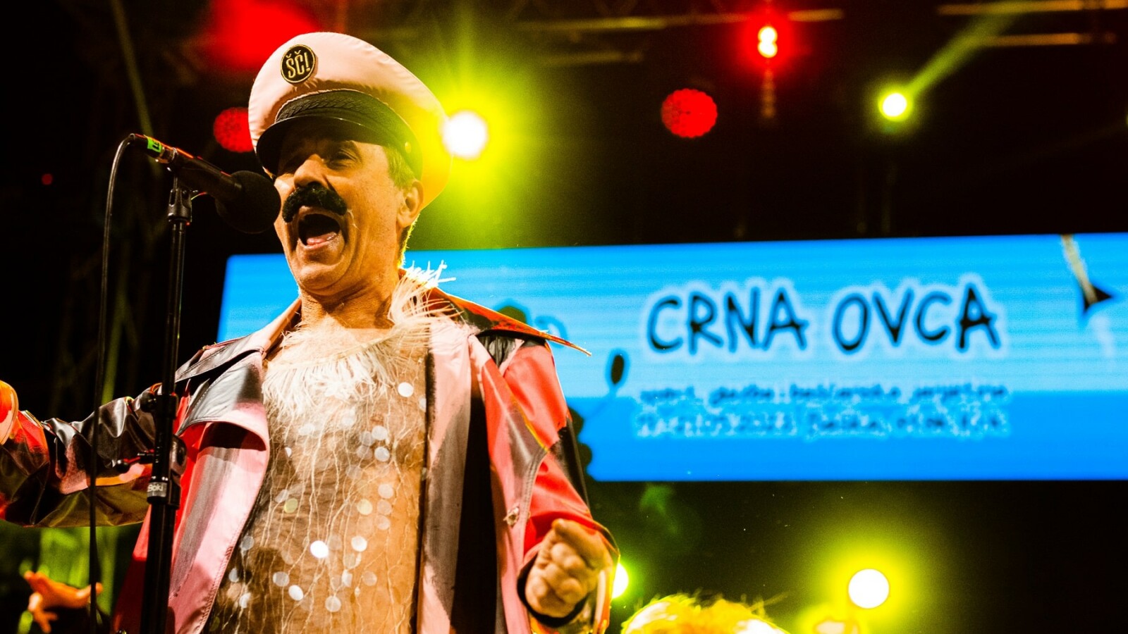 crna-ovca-let3