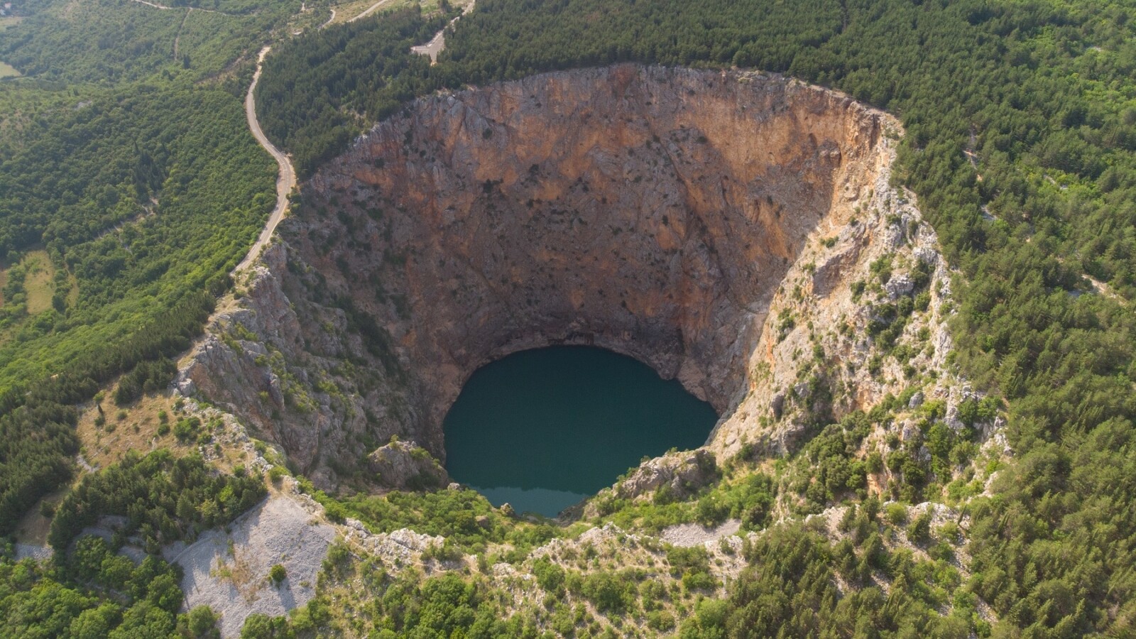 imotski-crveno-jezero