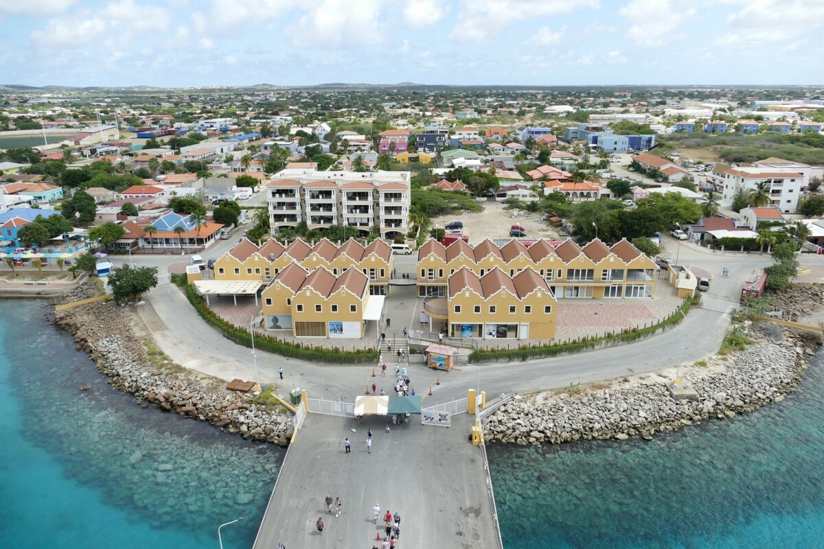 Kralendijk, glavni grad otoka Bonaire