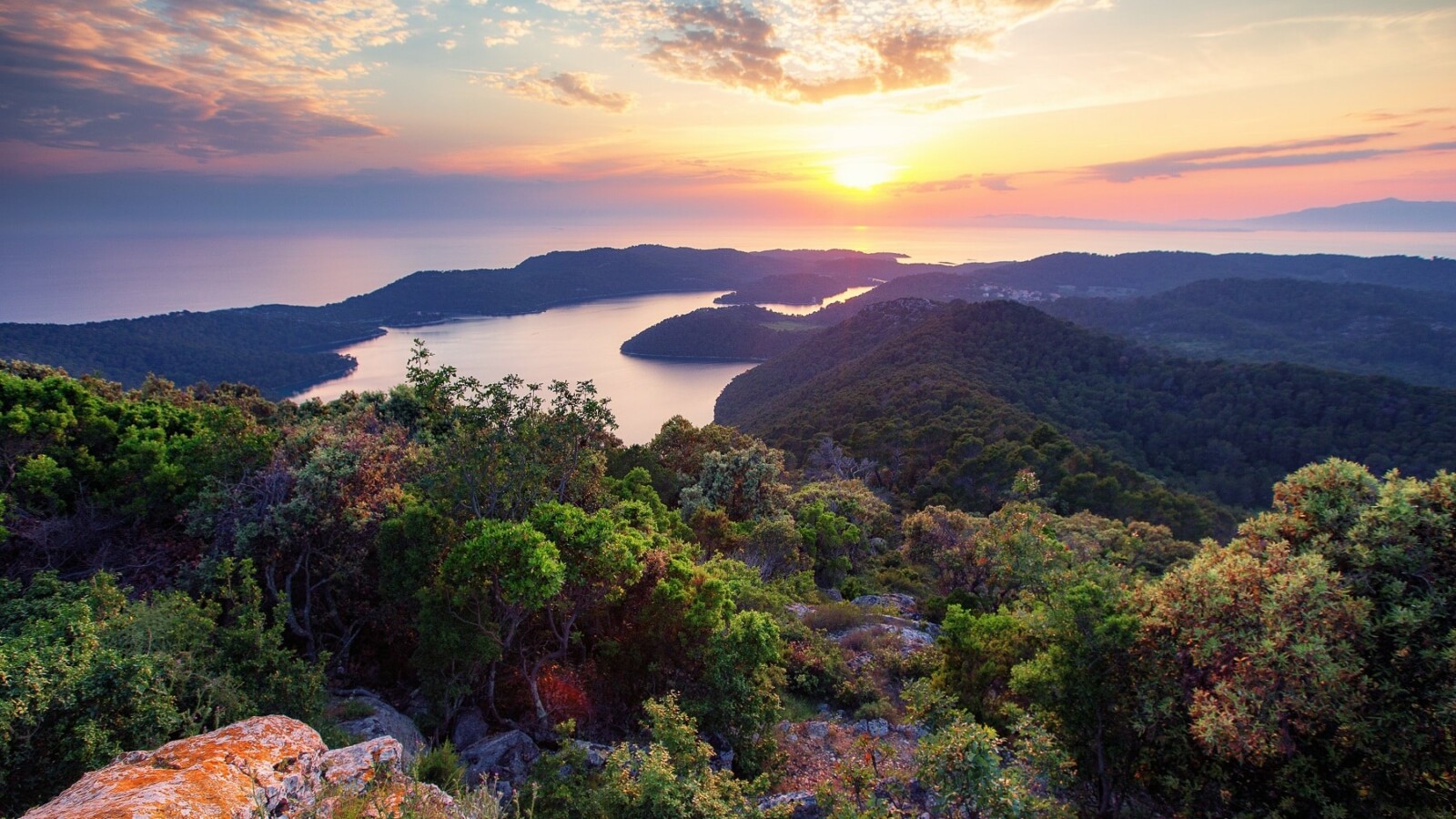 Pogled s vidikovca Montokuc na Mljetu