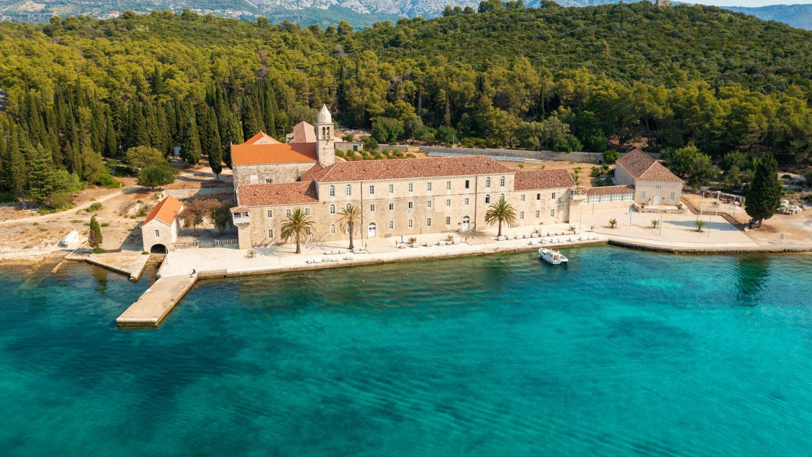 samostan-otocic-badija