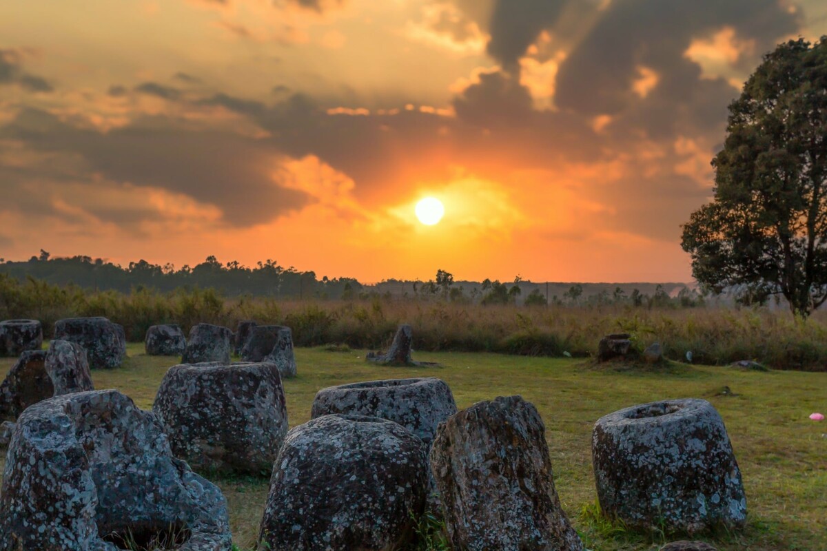 plain-of-jars-dolina-cupova-laos