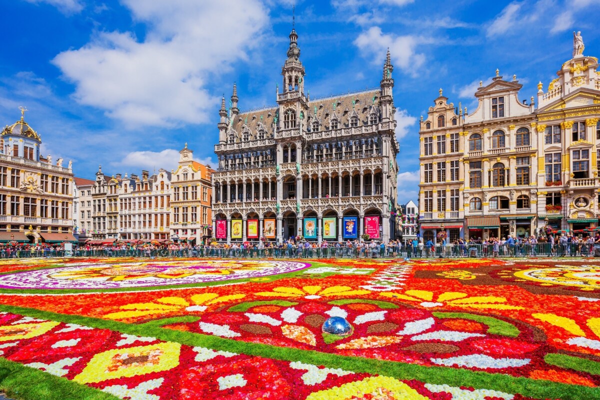 Brussels,,Belgium,-,August,16,,2018:,Grand,Place,During,Flower