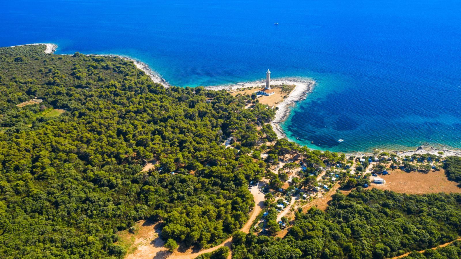dugi-otok-uvala-i-svjetionik