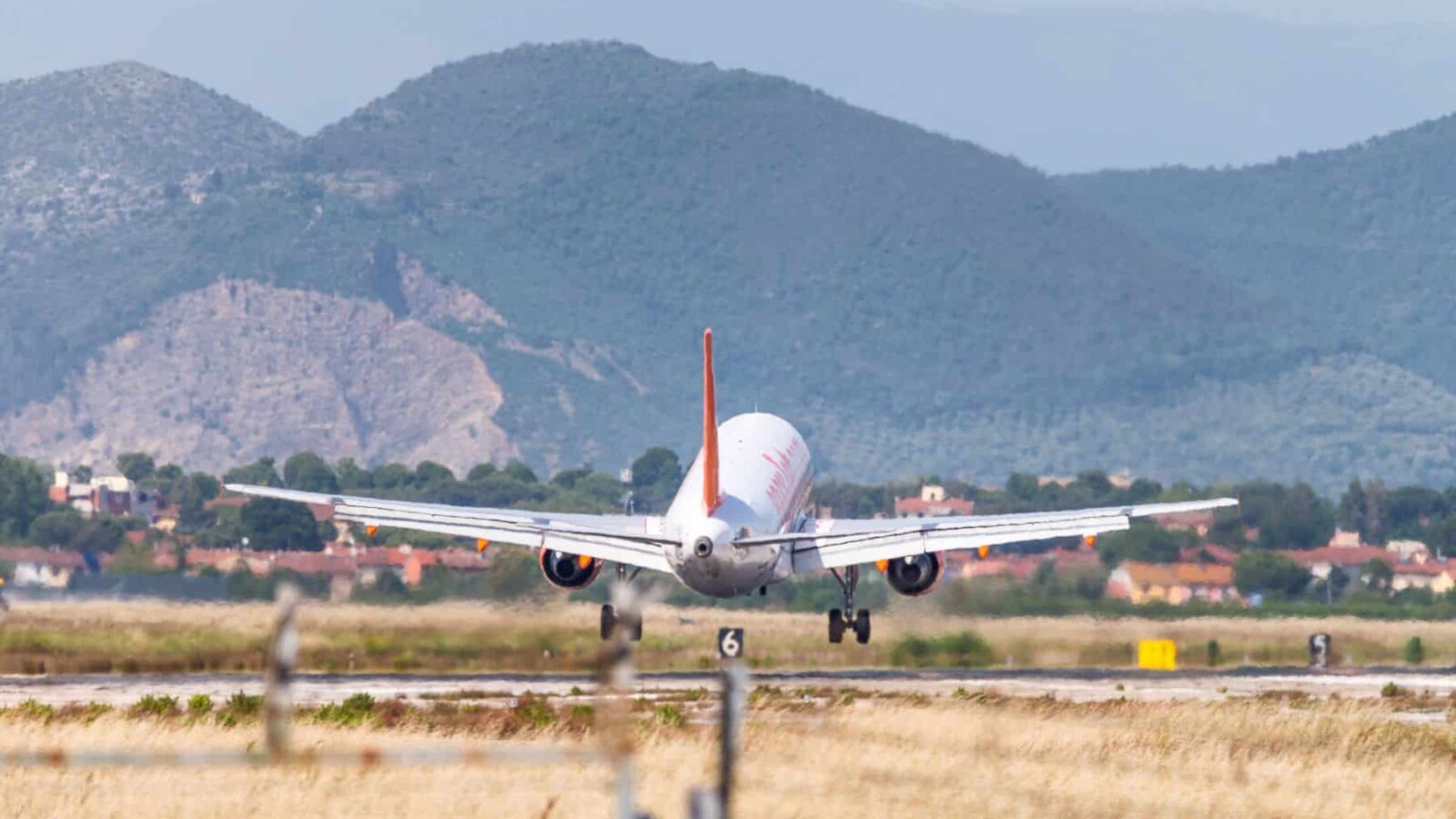 easyjet-avion-pista