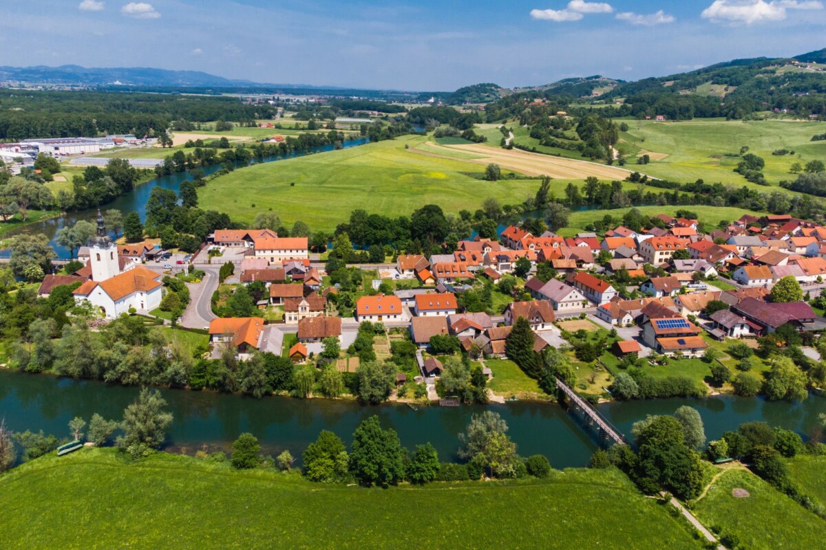 kostanjevica-na-krki-kuce