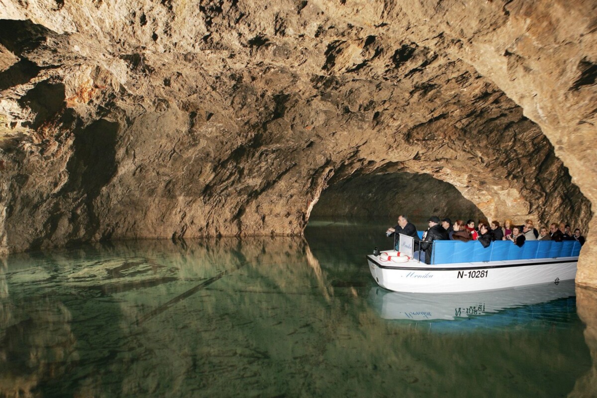 Seegrotte-Hinterbruhl-jezero