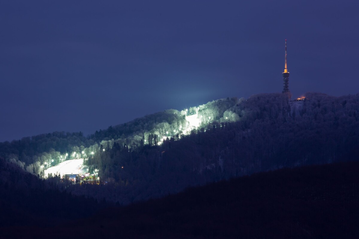 sljeme Sljeme je ključno za noviju povijest skijanja u Hrvatskoj