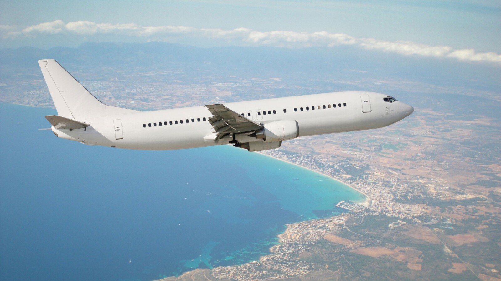 Let avionom iznad mora u Europi