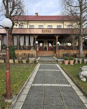 bistro-kaval-brusnice