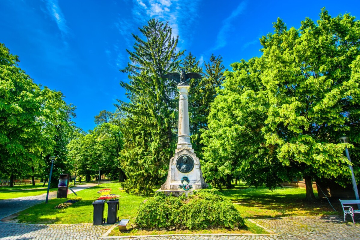 cakovec-stari-grad-ulaz-u-park