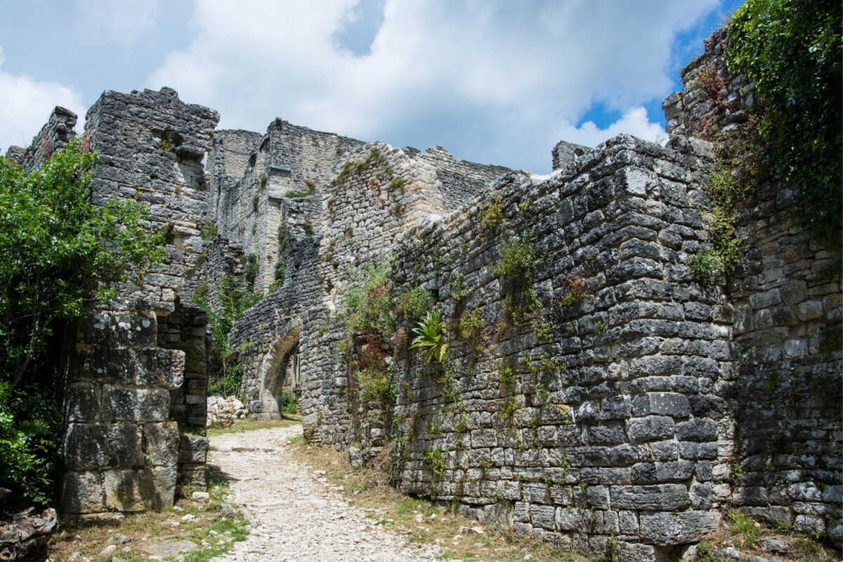 dvigrad-ruševine-istra3