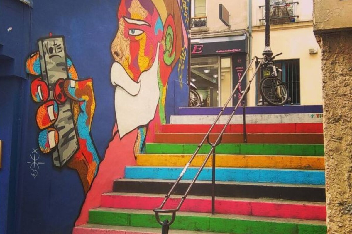 Najkraća ulica u Parizu Rue des Degrés