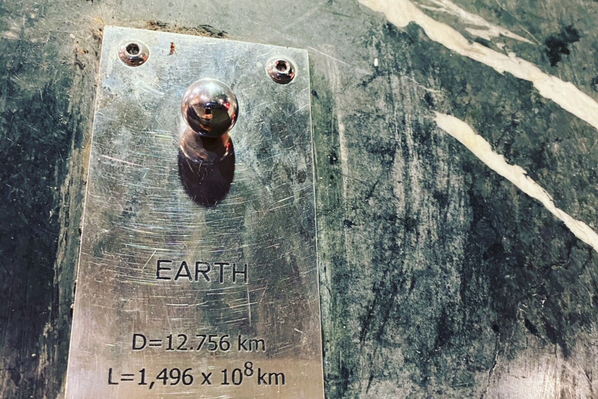 Prizemljeni Sunčev sustav zemlja