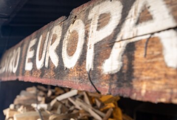 bistro-klet-europa-odojak-znak2