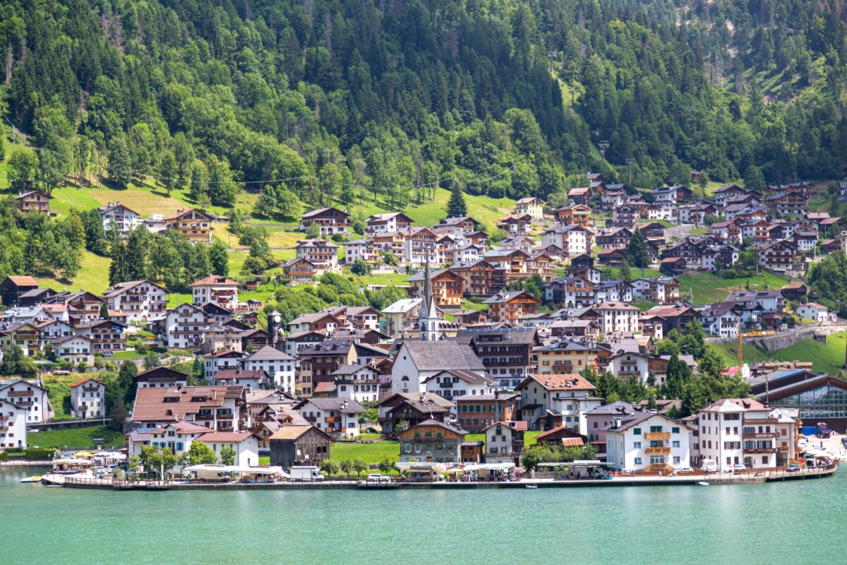 Grad Alleghe u Dolomitima