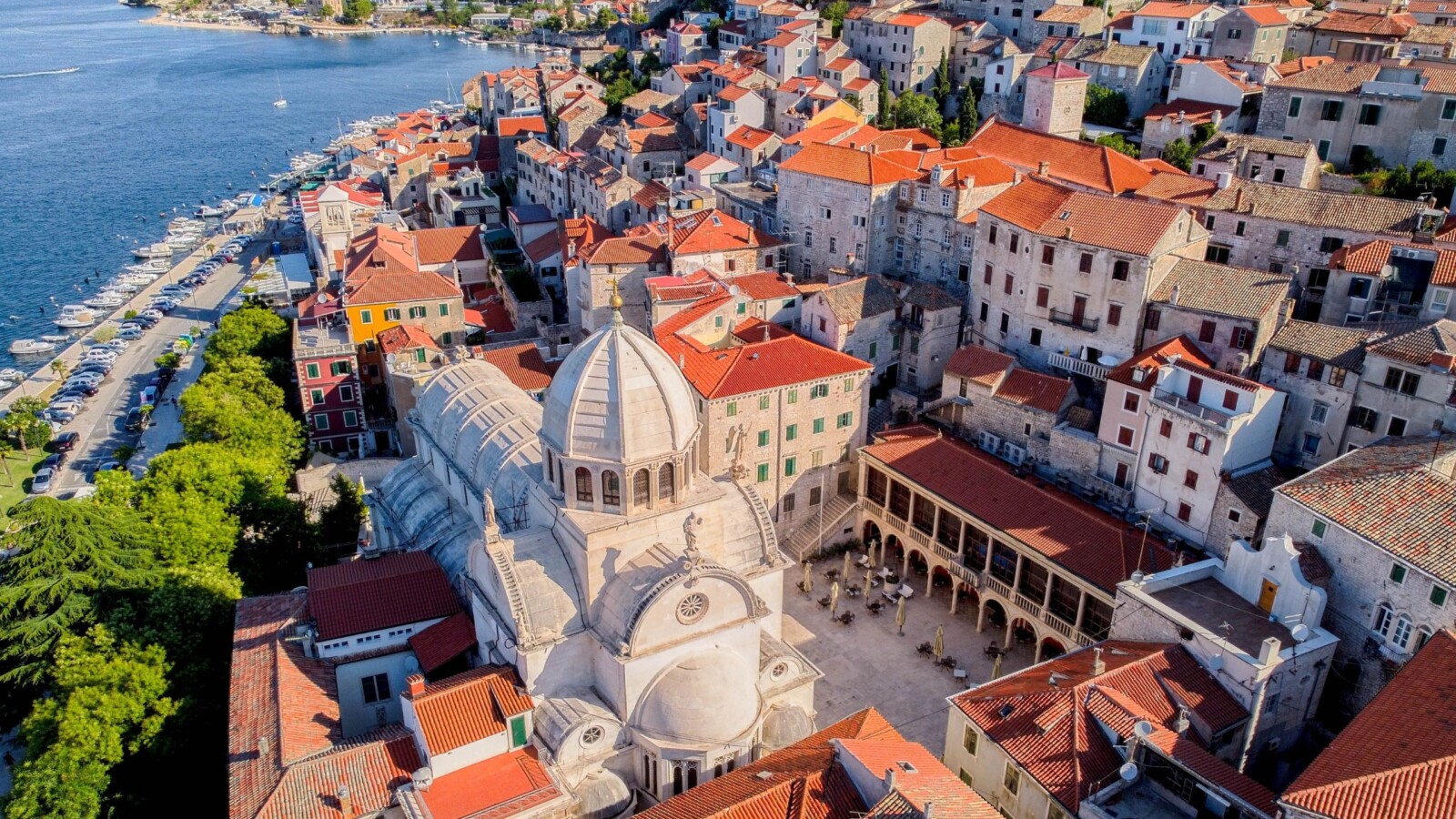 grad-sibenik-pogled-iz-zraka