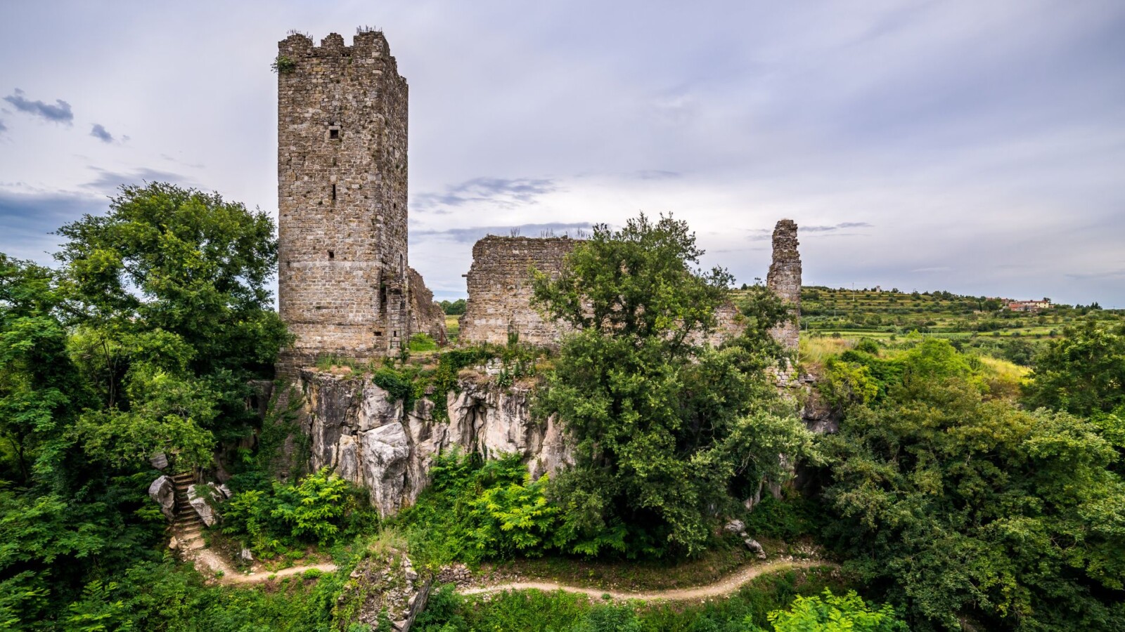 Momjanski kaštel