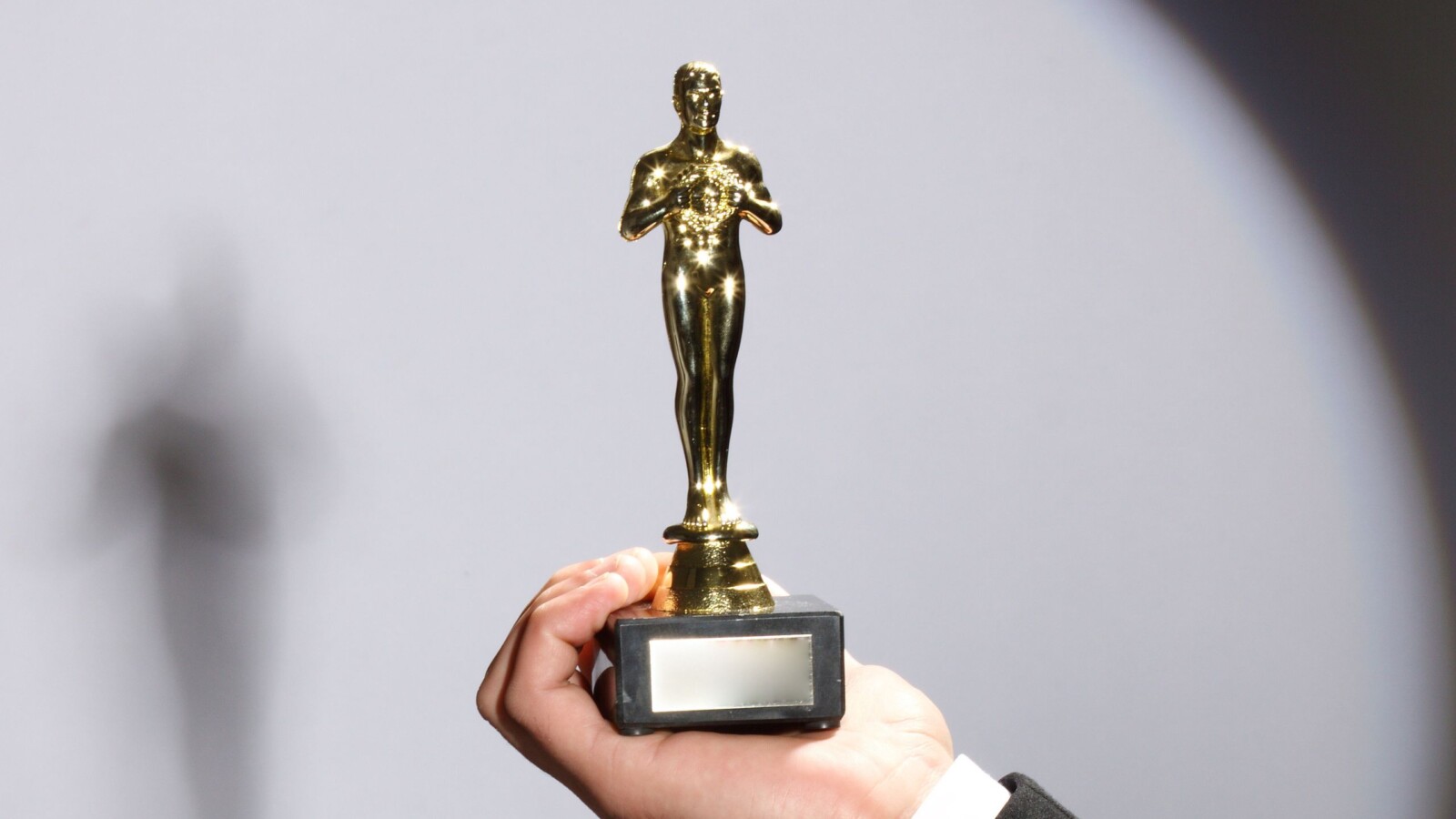 Nagrada Oscar u ruci