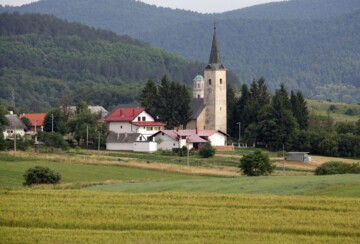 selo-brinje-crkva