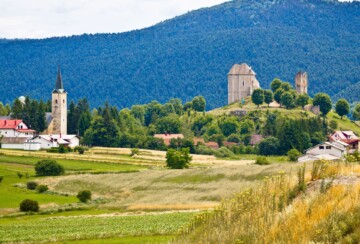 selo-brinje-utvrda selo Brinje, crkva i stari grad Sokolac