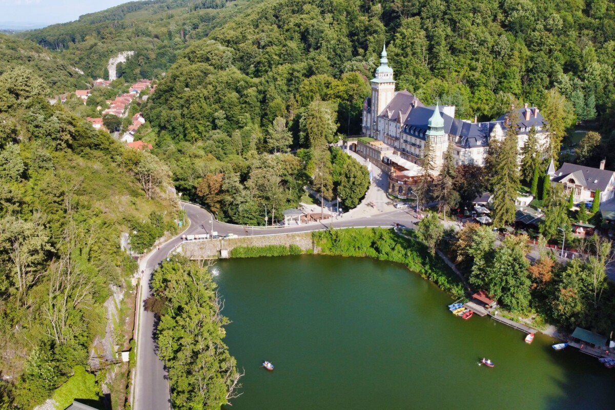 Jezero i hotel u gradu Lillafüred