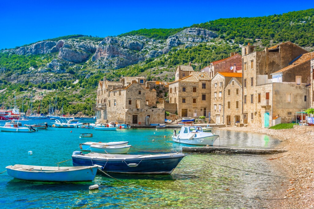 Ovaj hrvatski otok bio je zabranjen za strance gotovo 50 godina: danas ga nazivaju jednim od najljepših na Jadranu