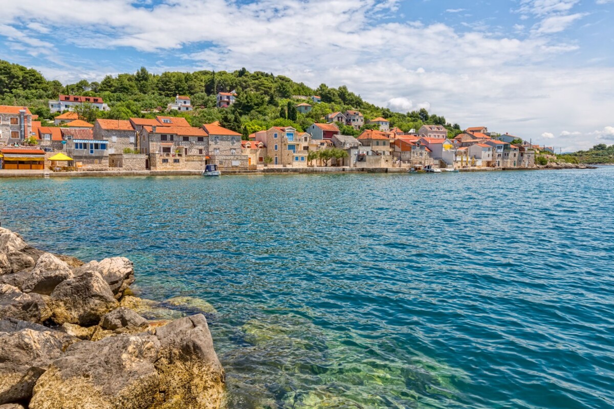 otok-prvic-kuce