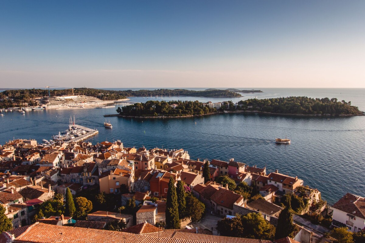 Rovinjski arhipelag i Crveni otok na pučini