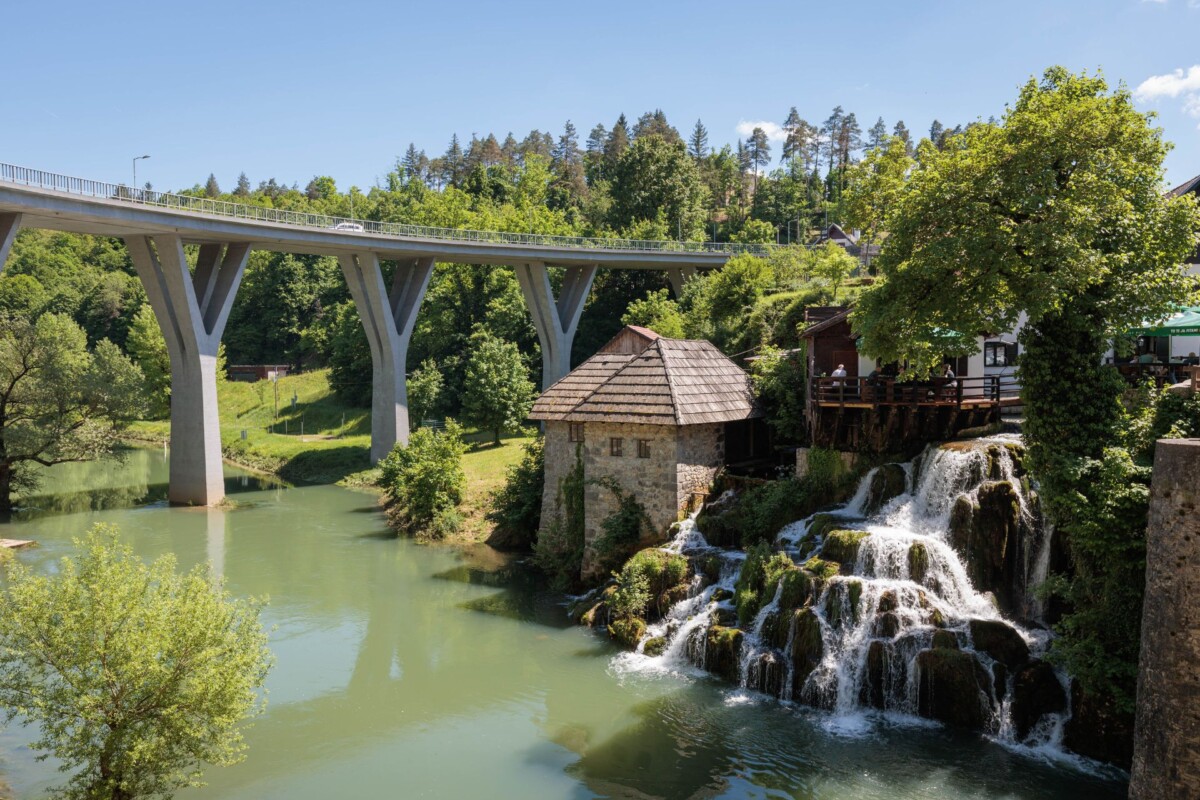 karlovacka-županija-mrežnička-kuća-rastoke