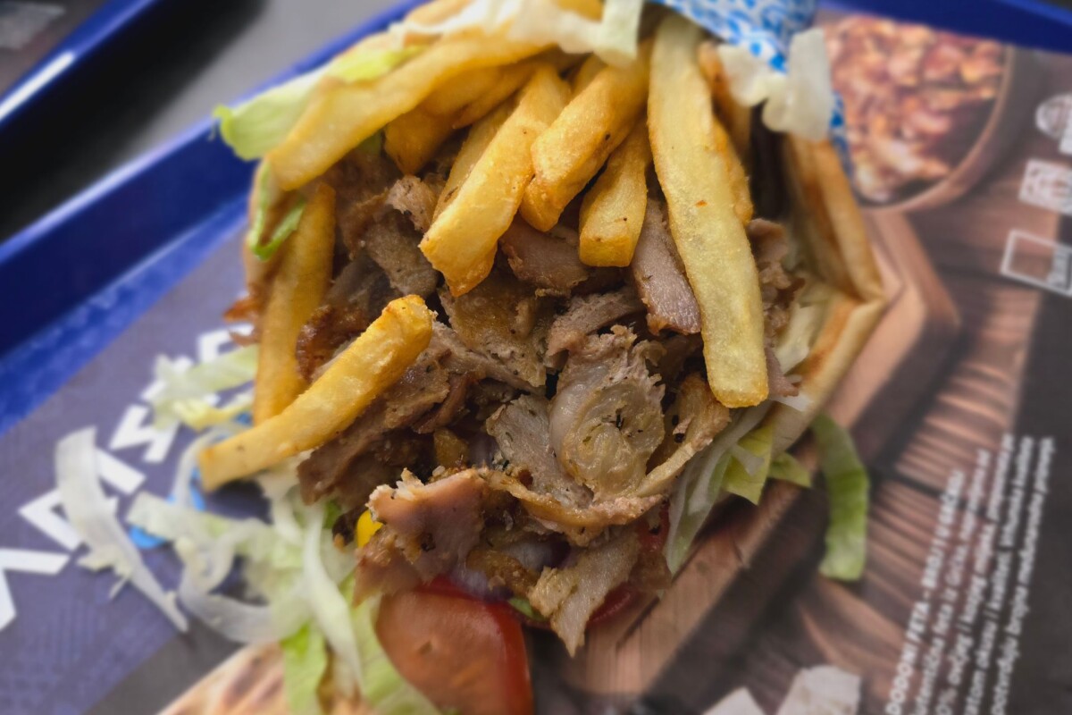 aristoteles-gyros-zagreb-2 Grčki gyros s prženim krumpirićima, mesom i povrćem