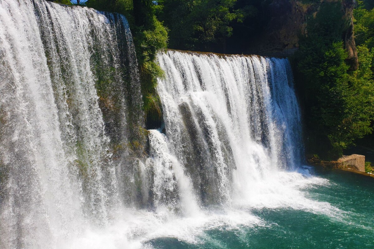 jajce-vodopad-plive-4