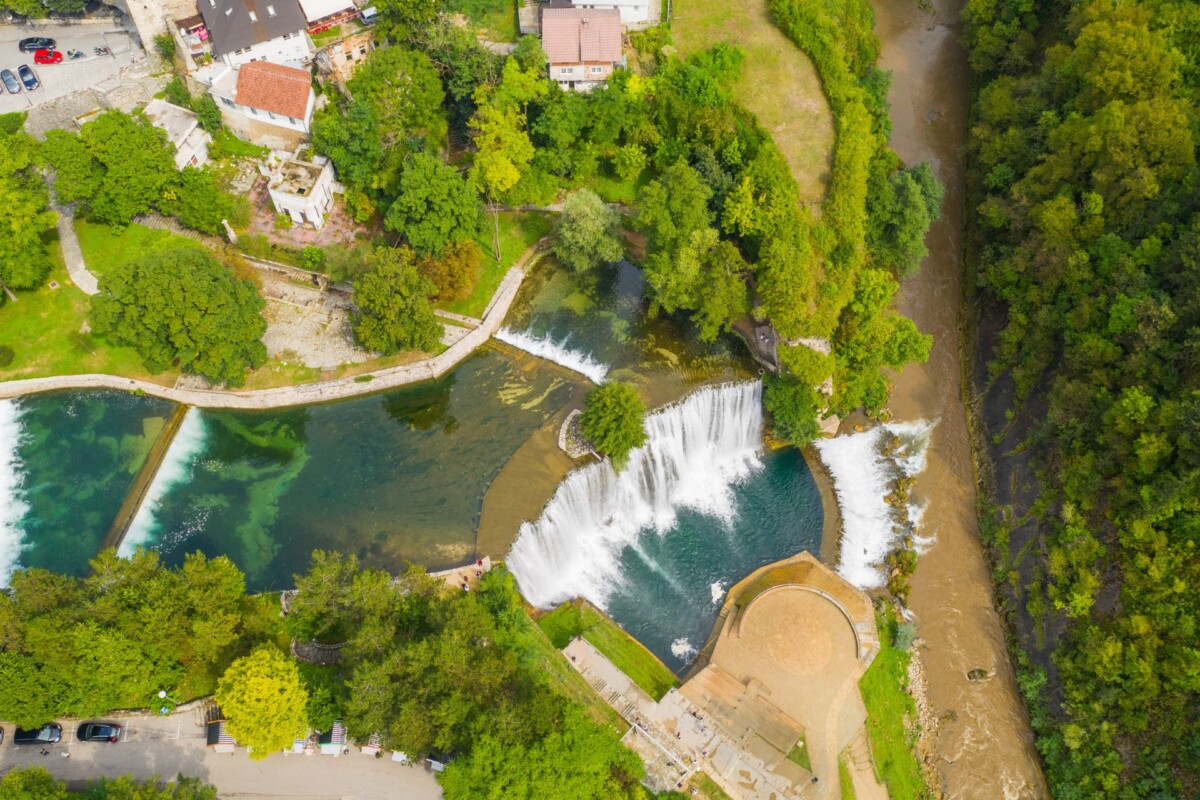 jajce-vodopad-plive-iz-zraka