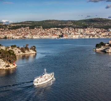 kanal-svetog-ante-sibenik Kanal svetog Ante, jedini morski kanal reguliran semaforom u Hrvatskoj