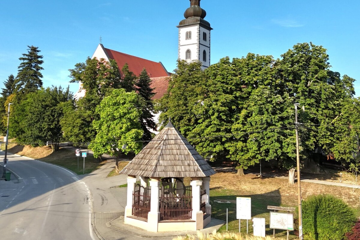 Seoski zdenac u mjestu Kloštar Ivanić