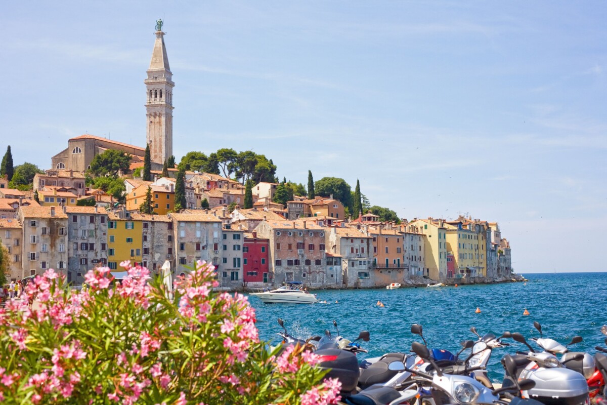 rovinj-istra2 Pogled na Rovinj i crkvu svete Eufemije