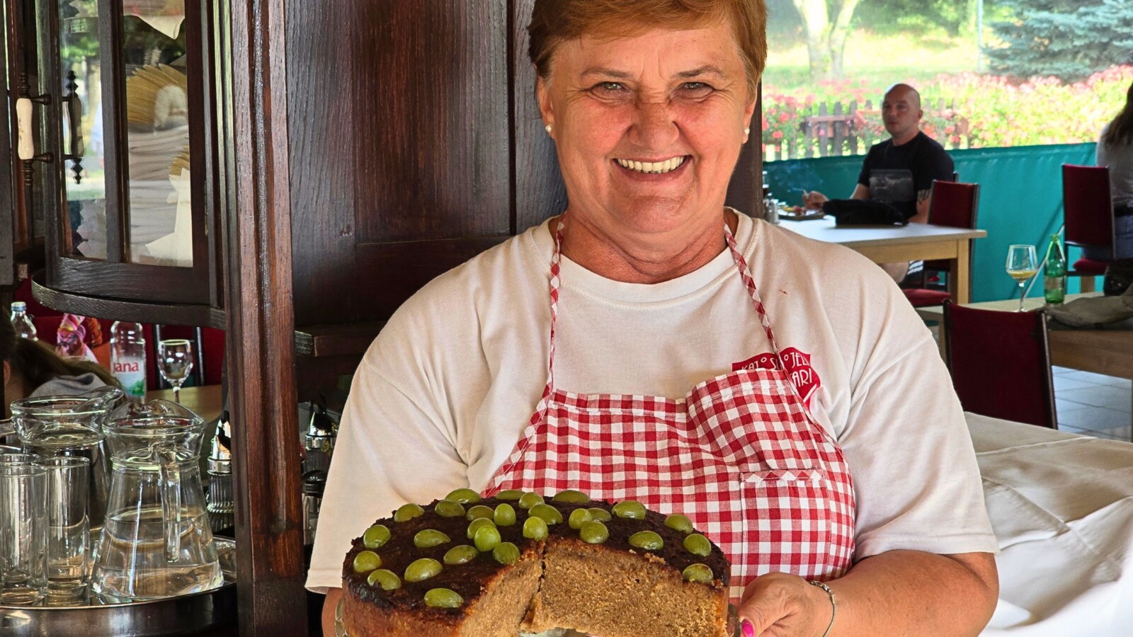 torta-iz-vrbovca Irena Kranjec i torta od vina koju je sama osmislila