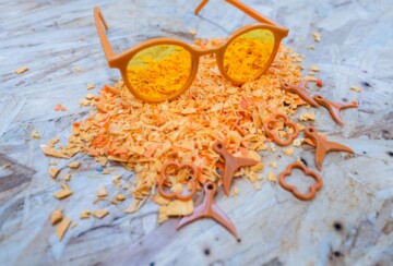 Proizvod udruge Maritimo Recycling su sunčane naočale Floaties od recikliranih plastičnih čepova