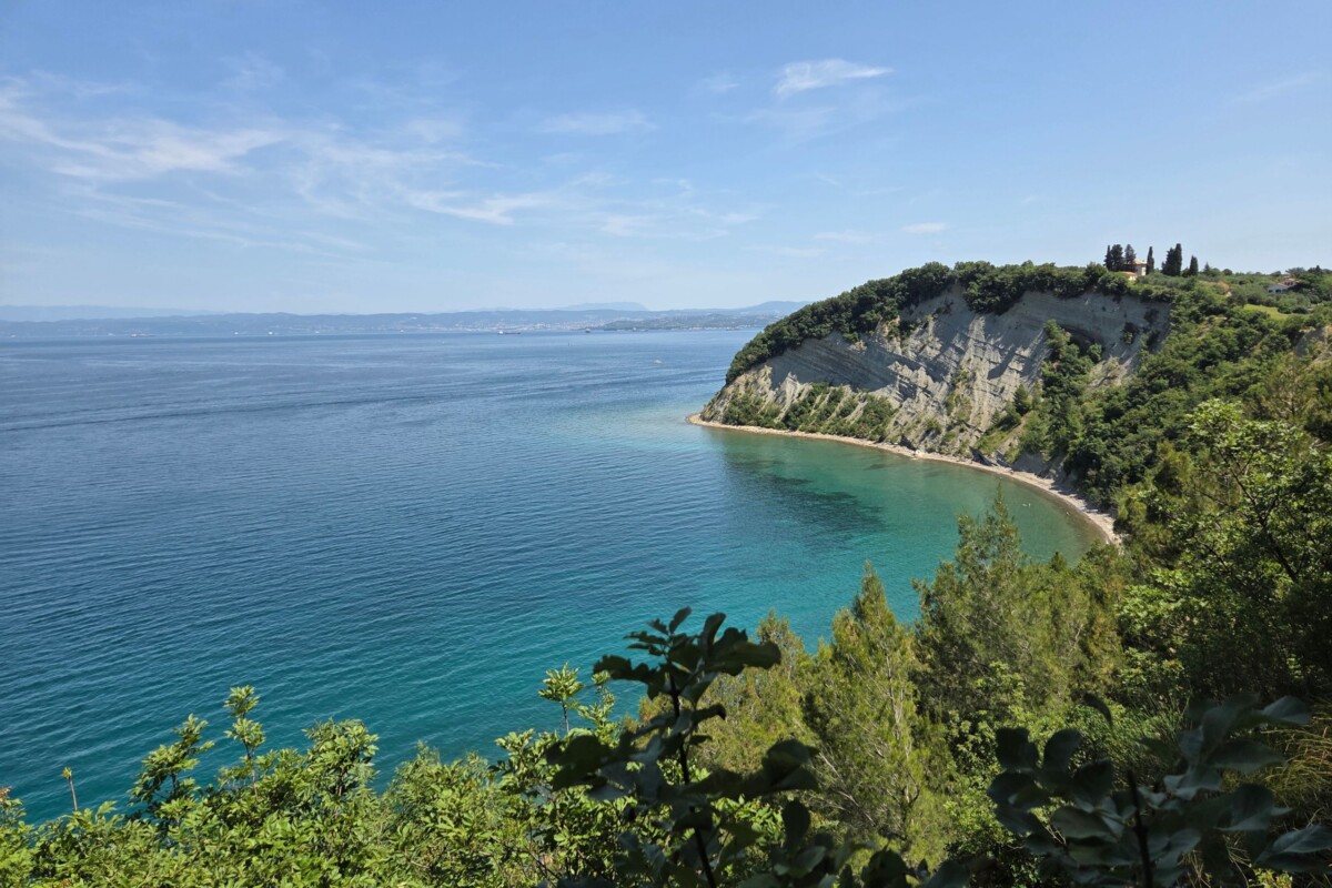 Mesecev zaliv Slovenija Plaža Mesečev zaliv