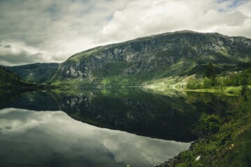 jezero-Hornindalsvatnet-2
