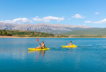 jezero-peruca-vrlika-kajak