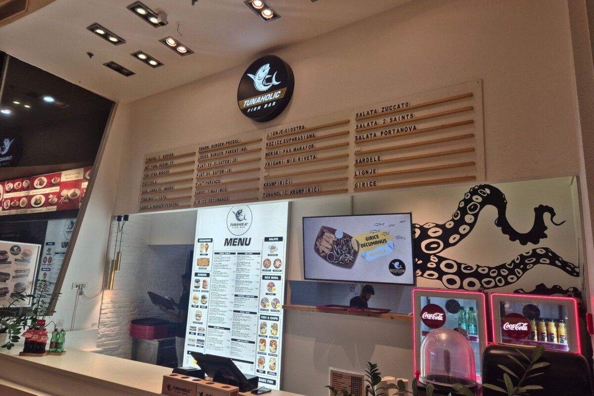 Tunaholic Fish Bar prostor u Arena Centru
