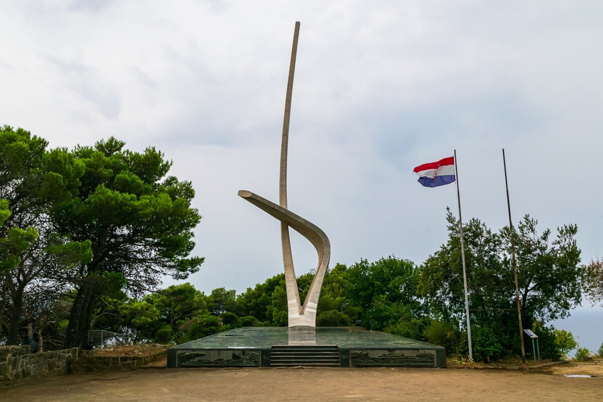 Spomenik Galebova krila